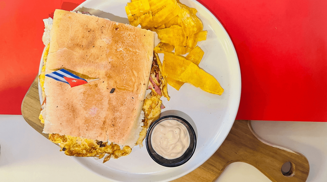 Pan Con Tortilla.